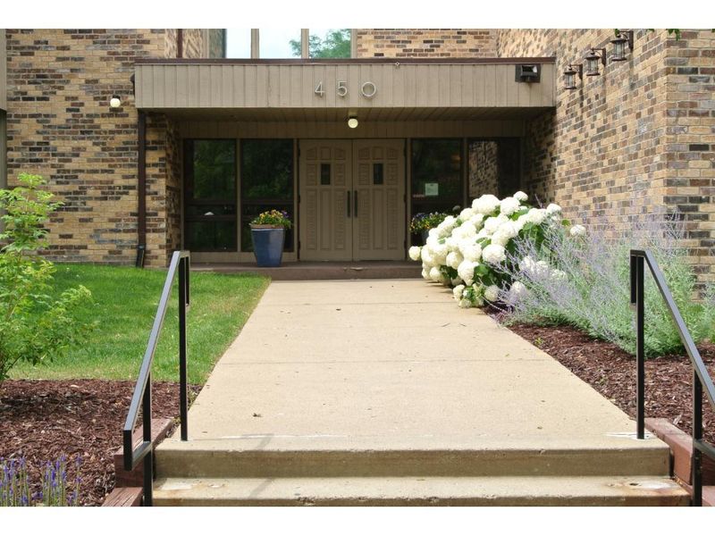 450 Ford Rd #226, Saint Louis Park, MN 55426