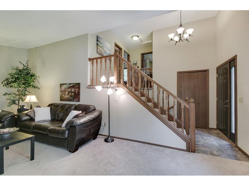 8666 134th St W, Apple Valley, MN 55124