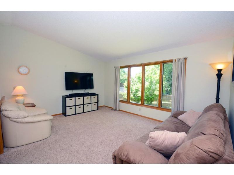 1383 Viewcrest Rd, Shoreview, MN 55126