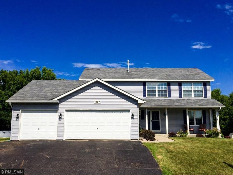 1367 Creekside Dr, Waconia, MN 55387