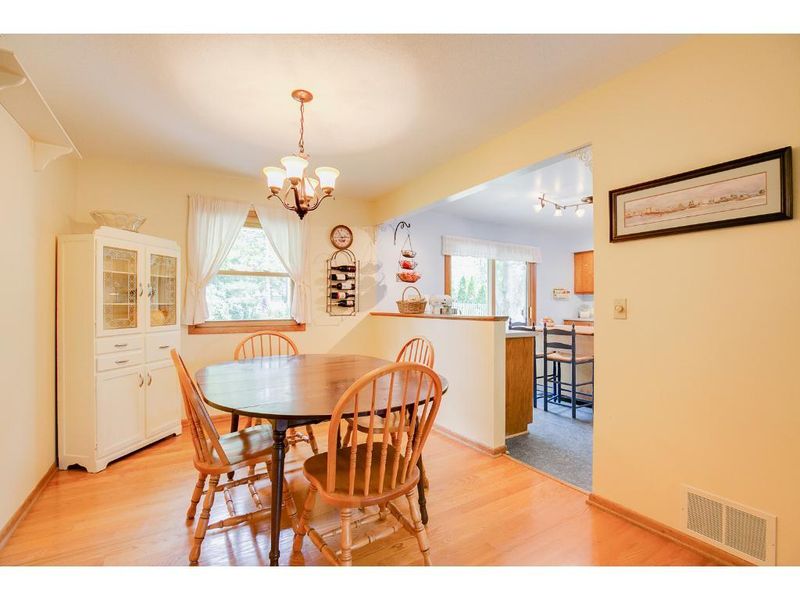 57 16th Ave SW, New Brighton, MN 55112