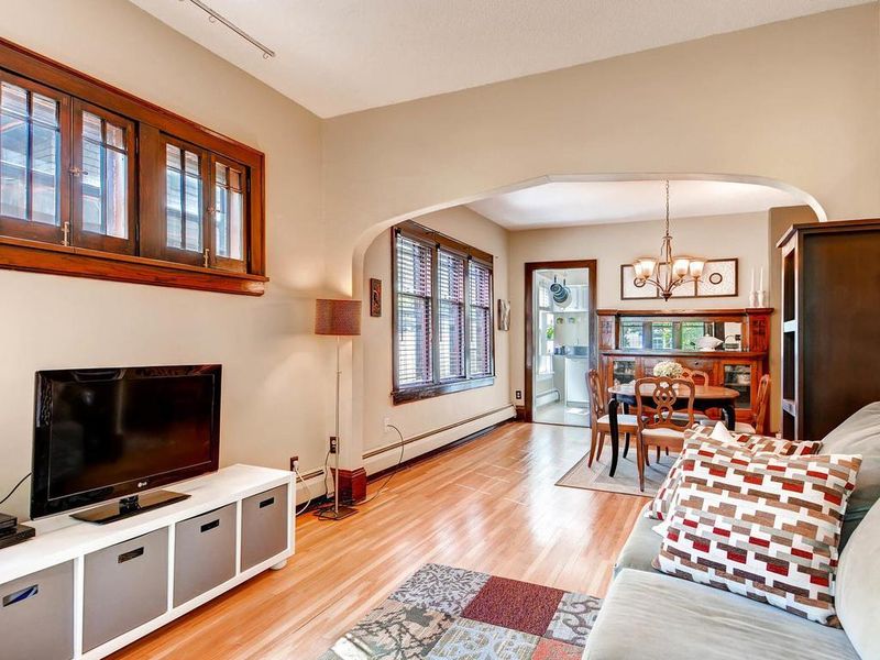 586 Ashland Ave #3, Saint Paul, MN 55102
