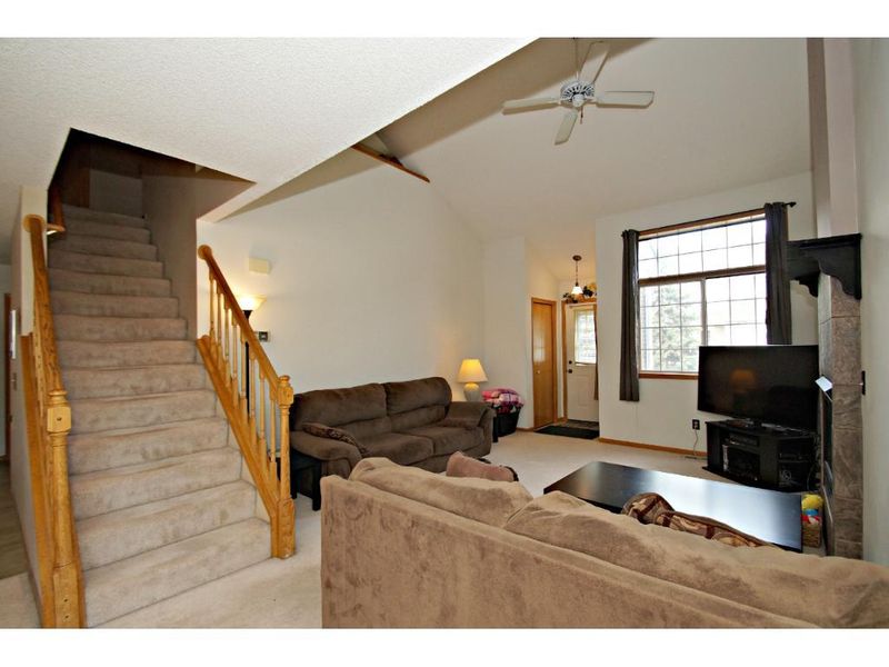 12781 Edgewater Pa, Apple Valley, MN 55124