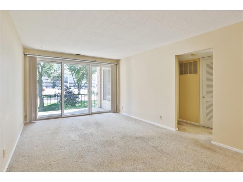 6423 Colony Way #2J, Edina, MN 55435