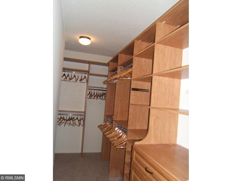 3800 85th Ave N #313, Brooklyn Park, MN 55443