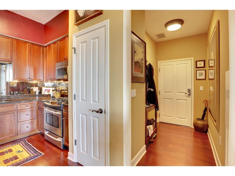 500 E Grant St #2507, Minneapolis, MN 55404