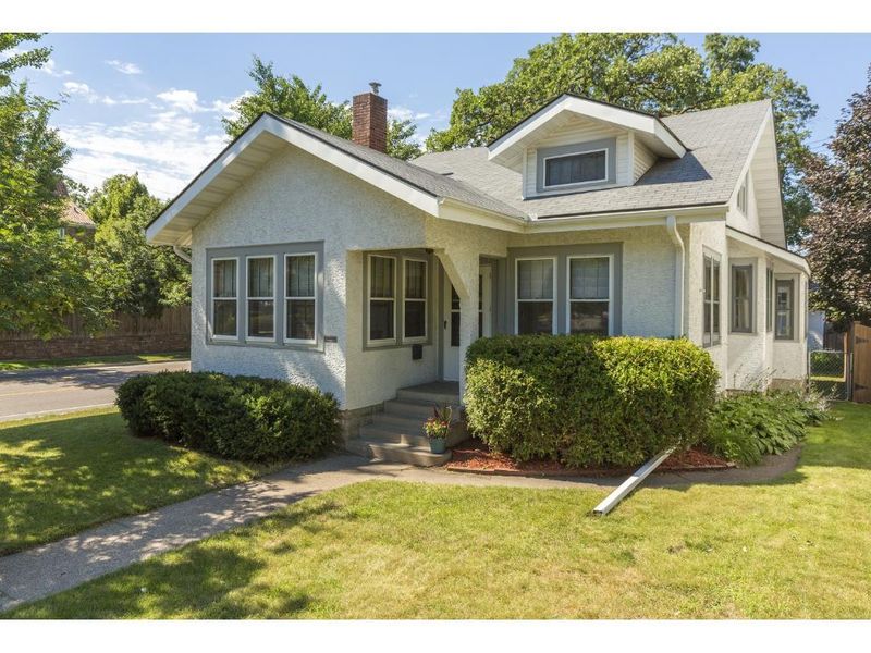 1817 Stanford Ave, Saint Paul, MN 55105