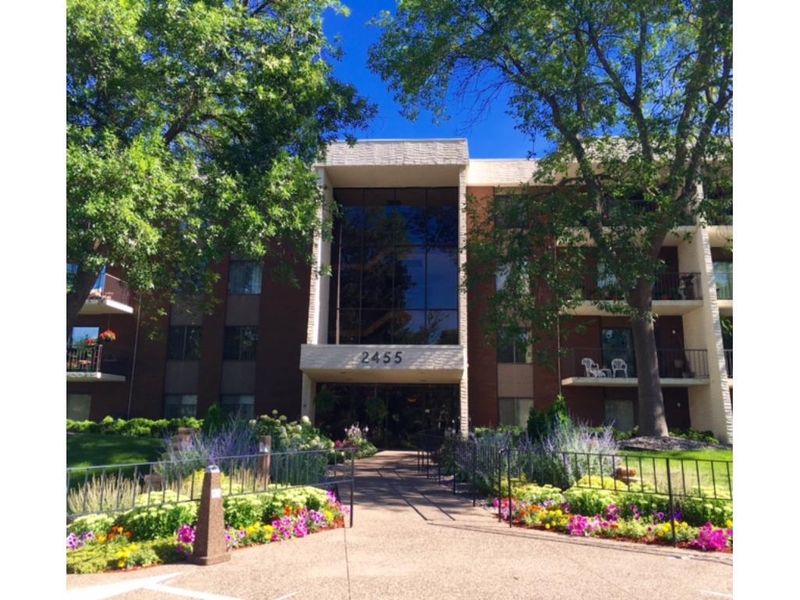 2455 Londin Ln E #217, Maplewood, MN 55119