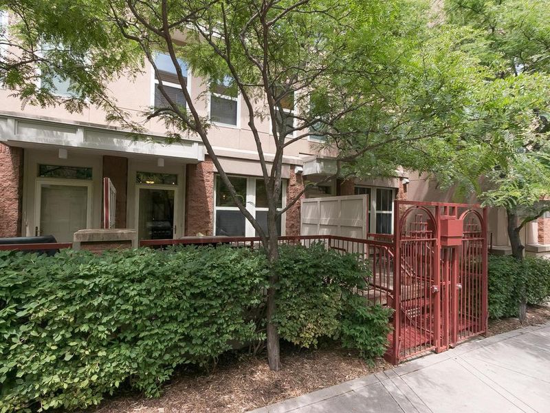 660 N 2nd St #132, Minneapolis, MN 55401