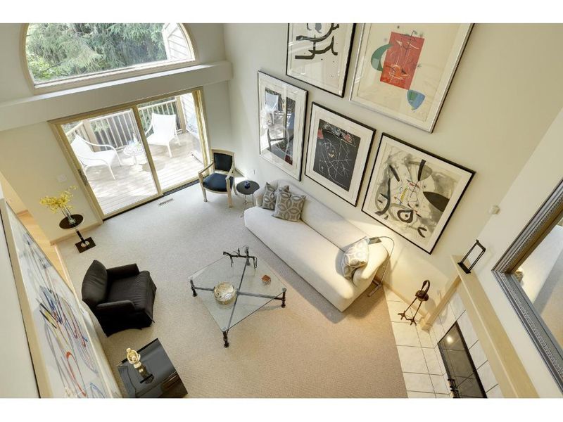 7072 Cahill Rd, Edina, MN 55439