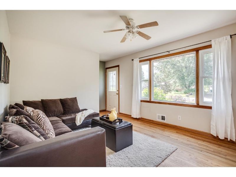 169 91st Ave NE, Blaine, MN 55434