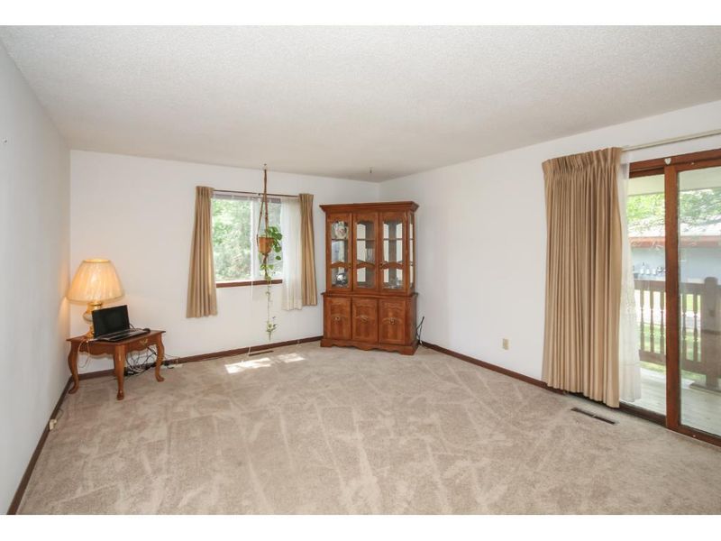 569 Central Ave W, Saint Paul, MN 55103