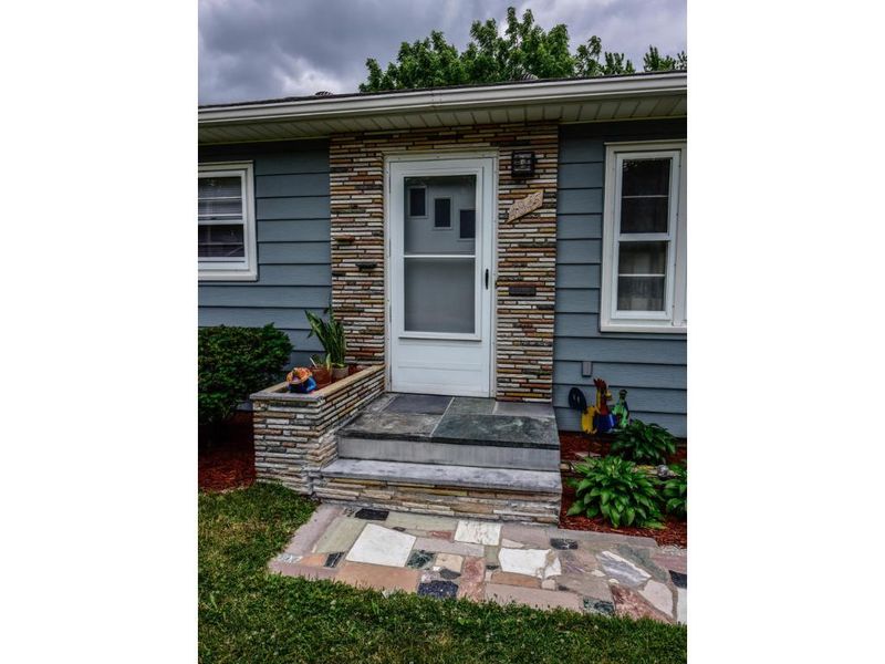 4845 34th Ave N, Golden Valley, MN 55422
