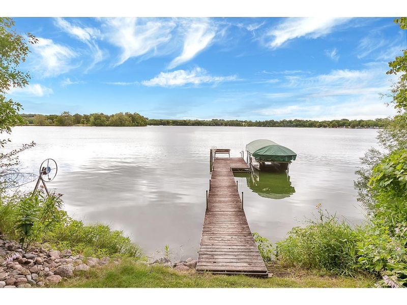 20527 Rolling Acres Dr, Richmond, MN 56368