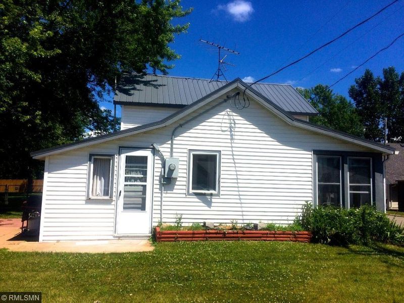 201 John Ave N, Cologne, MN 55322