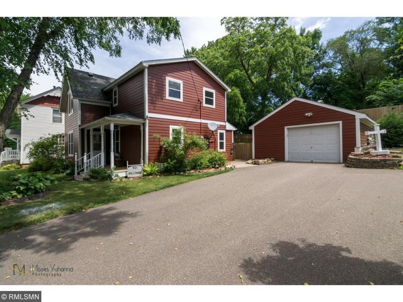 921 Holcombe St S, Stillwater, MN 55082