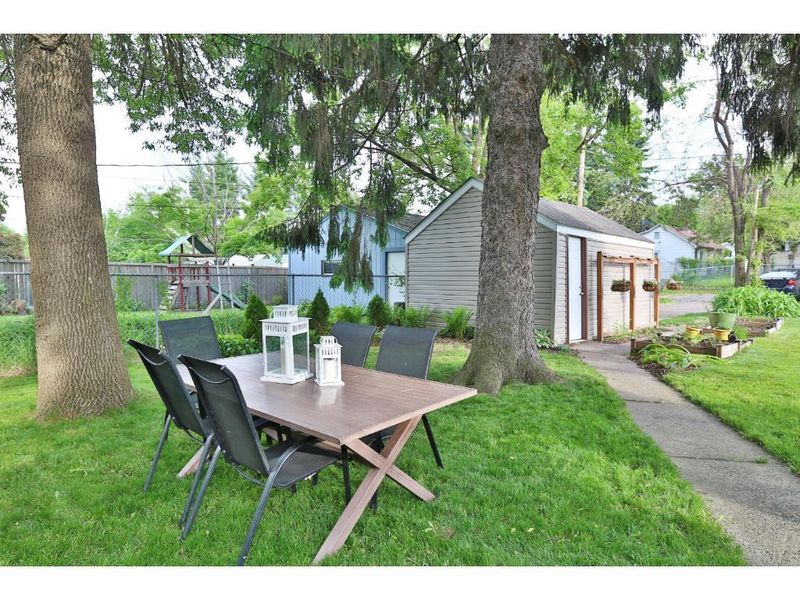 1876 Reaney Ave E, Saint Paul, MN 55119