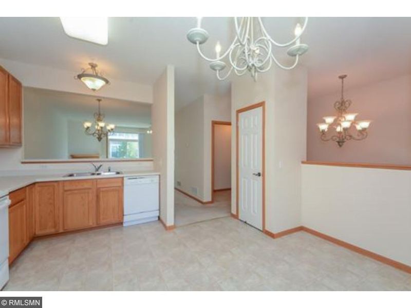318 Heritage Trl, Circle Pines, MN 55014