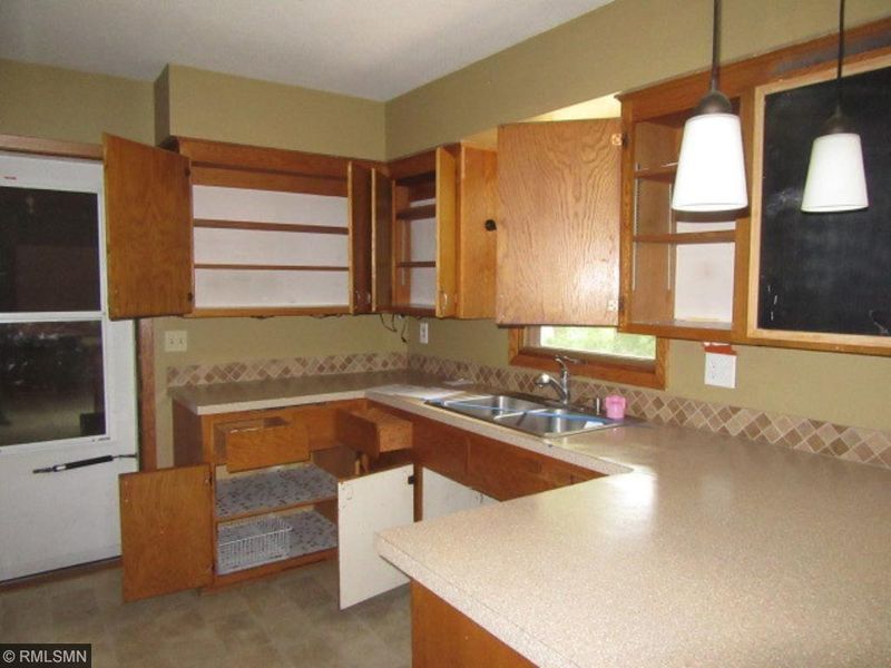 882 Oak Ln, Lino Lakes, MN 55014