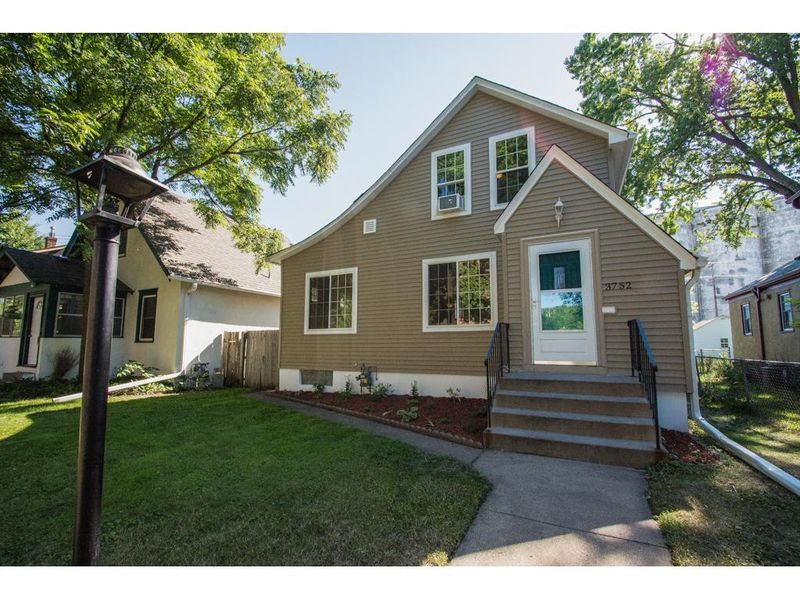 3752 Snelling Ave, Minneapolis, MN 55406