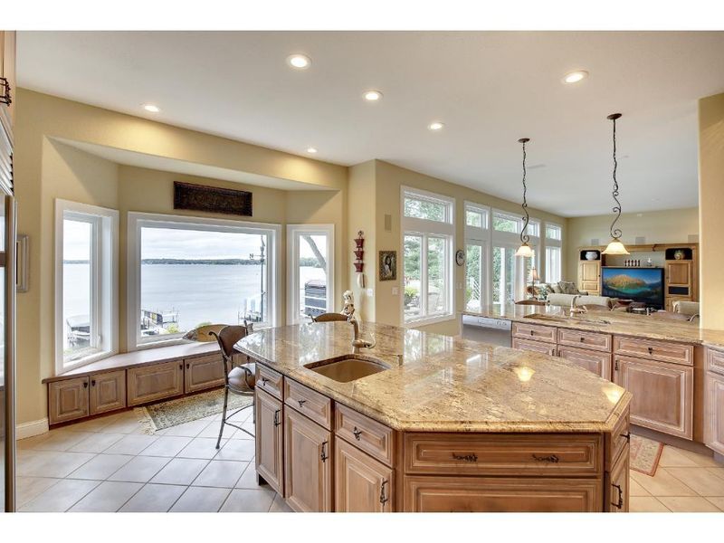 105 Mound Ave, Excelsior, MN 55331
