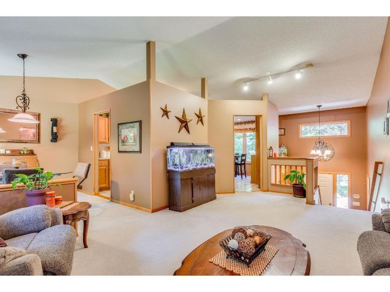 818 Lois Ln, Lino Lakes, MN 55014