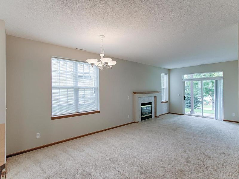 1017 Providence Dr, Shakopee, MN 55379