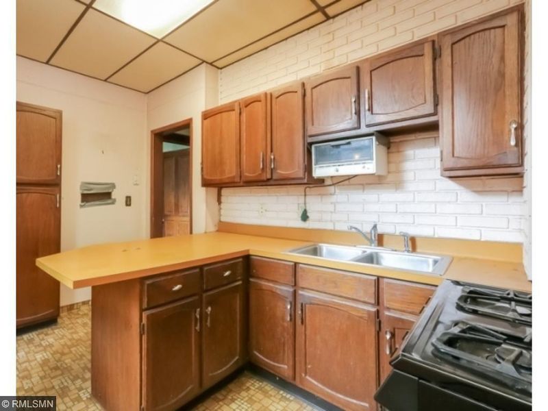 518 7th Avenue N E, Minneapolis, MN 55413