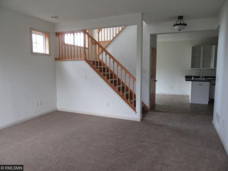 1562 Independence Dr, Northfield, MN 55057