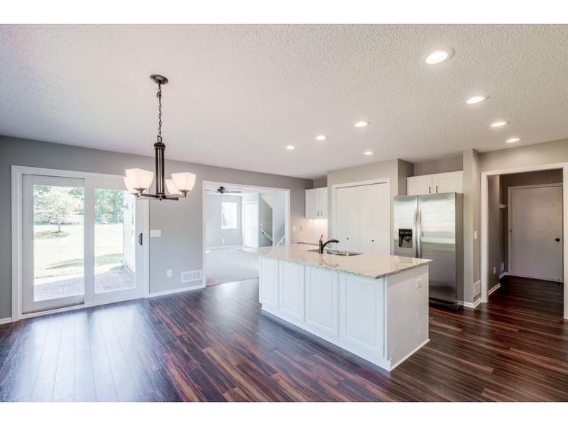 917 Juniper Ave W, Northfield, MN 55057