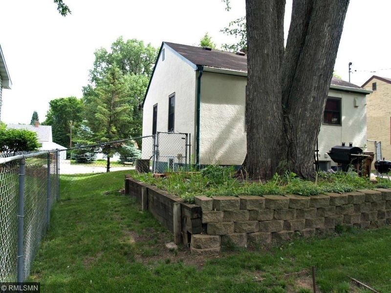 1904 Highway 96 E, White Bear Lake, MN 55110