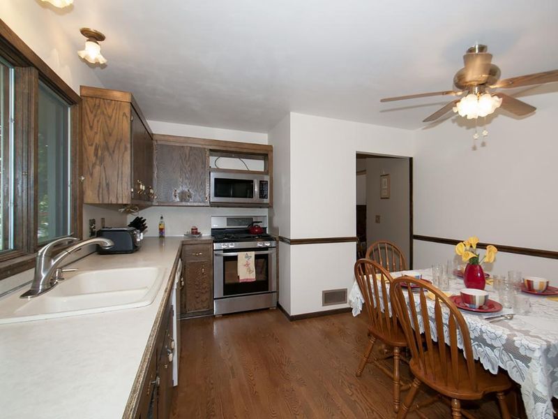 10029 Upton Rd, Bloomington, MN 55431