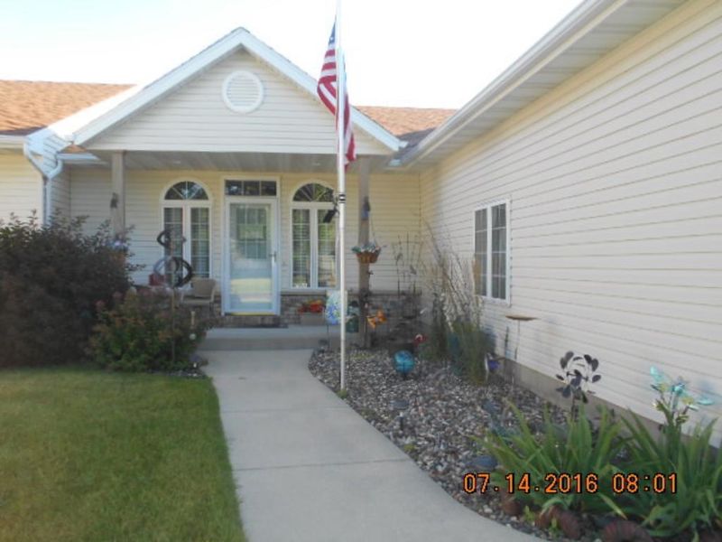 1990 Richway Ln SE, Owatonna, MN 55060