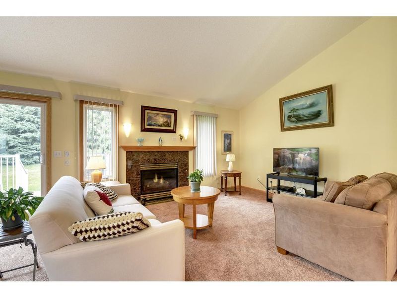 9161 Medley Rd, Golden Valley, MN 55427