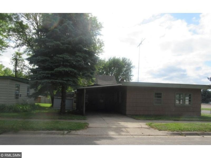 310 Pacific Ave W, Dassel, MN 55325
