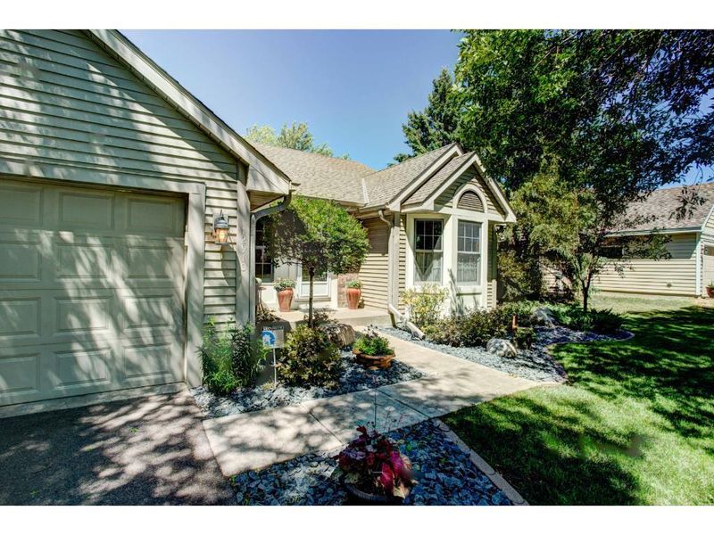 12910 Maple Knoll Way, Maple Grove, MN 55369