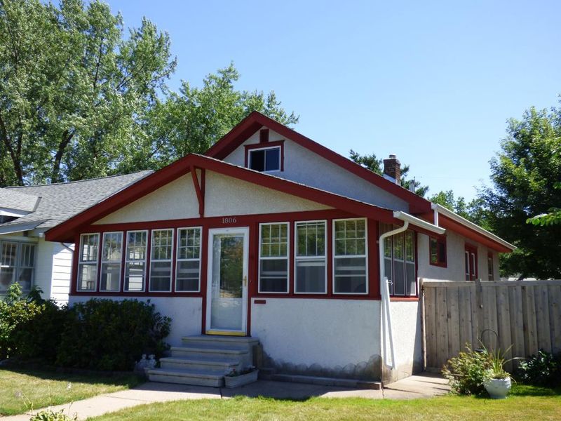 1806 Ross Ave E, Saint Paul, MN 55119