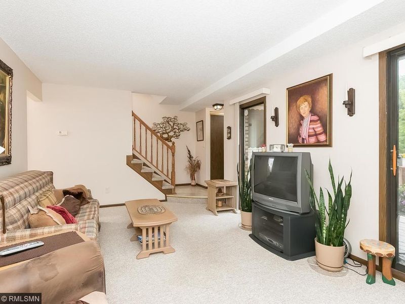 2101 Marquis Rd, Golden Valley, MN 55427