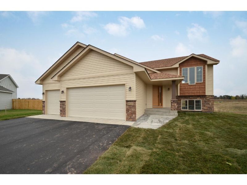 7164 379th St, North Branch, MN 55056