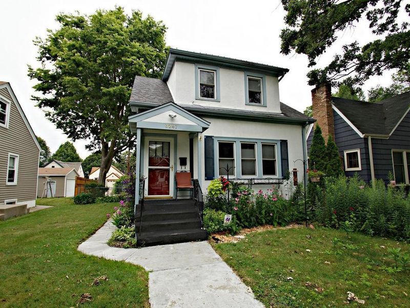 3247 Washburn Ave N, Minneapolis, MN 55412