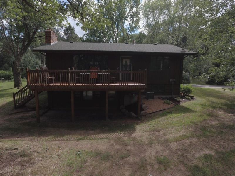 5937 Chippewa Trl, North Branch, MN 55056