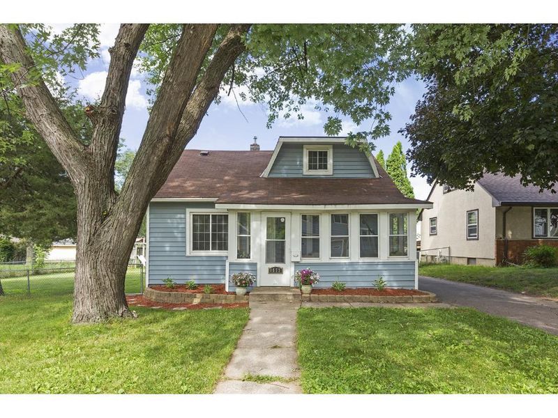 1573 Clarence St, Saint Paul, MN 55106