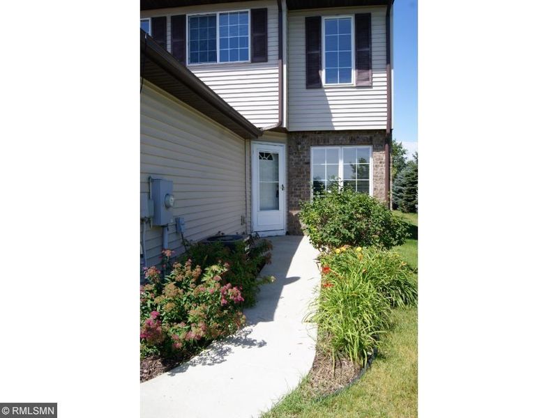 242 E Orchard St, Belle Plaine, MN 56011