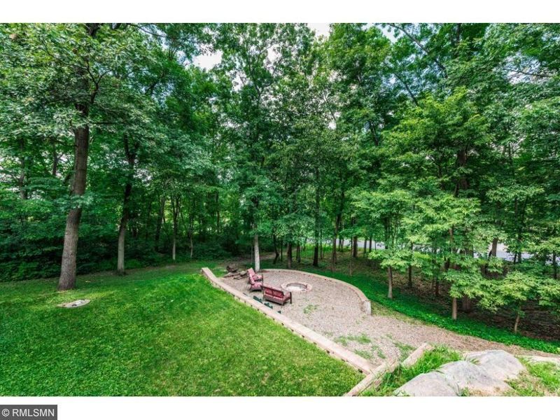 7800 Horizon Dr, Shakopee, MN 55379