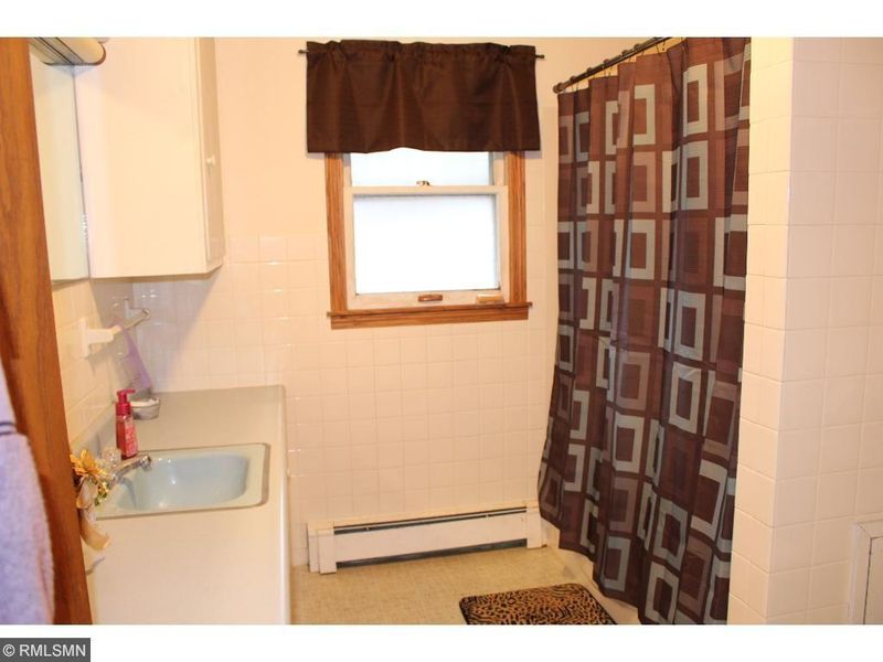 609 1st Ave NE, Little Falls, MN 56345