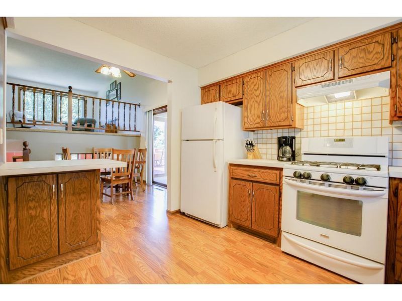 940 116th Ln NE, Blaine, MN 55434