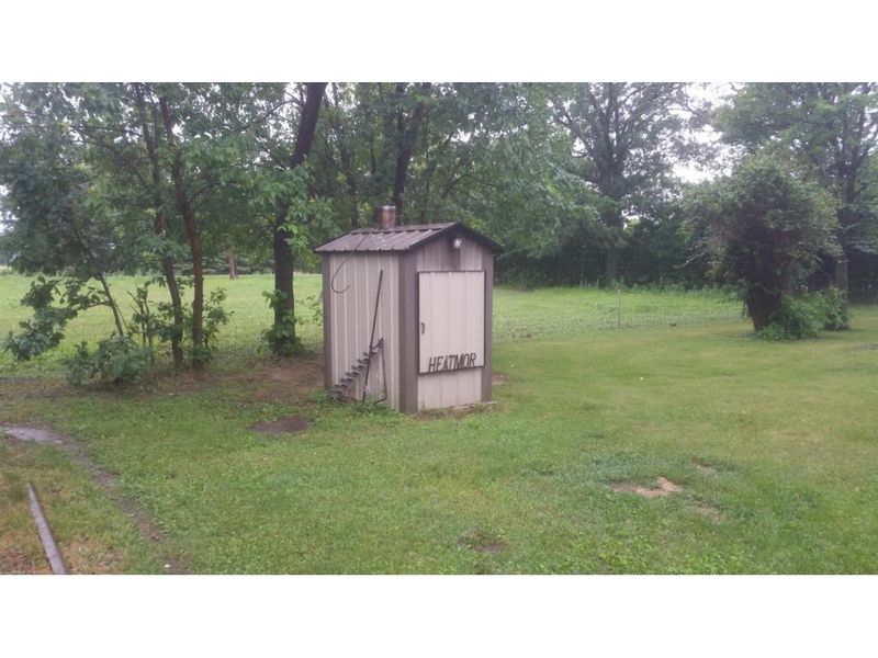 300 Spaghetti Rd S, Deer Creek, MN 56527