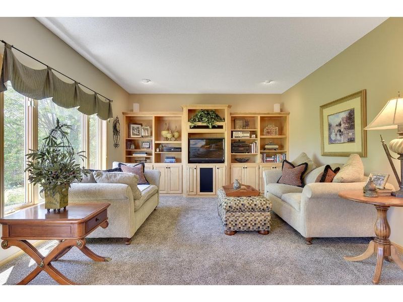 9212 Woodlark Way, Maple Grove, MN 55311