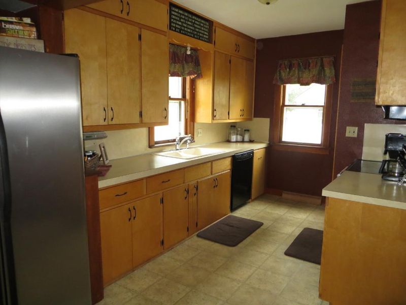 207 S 4th St, Henderson, MN 56044