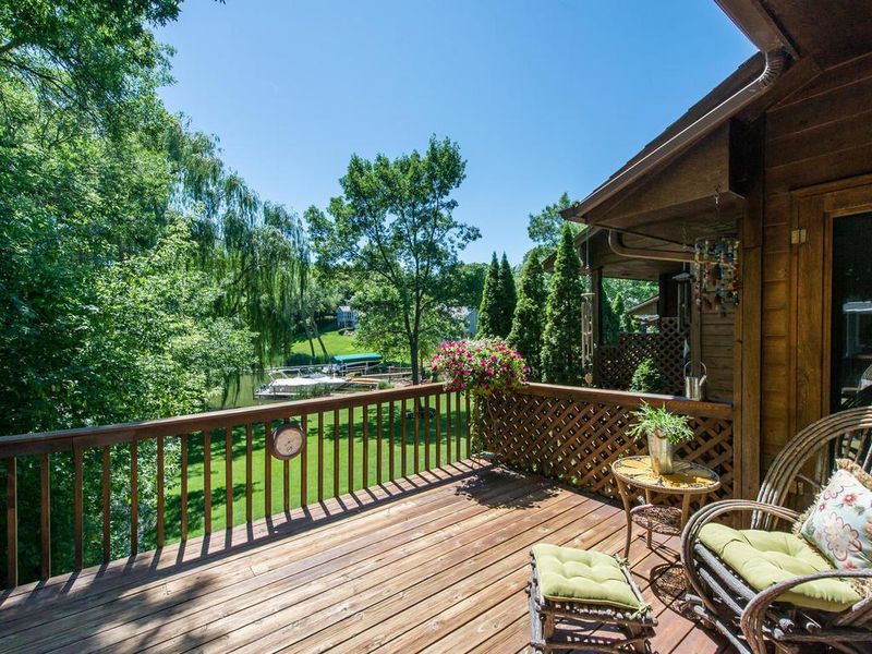 5551 Three Points Blvd, Mound, MN 55364